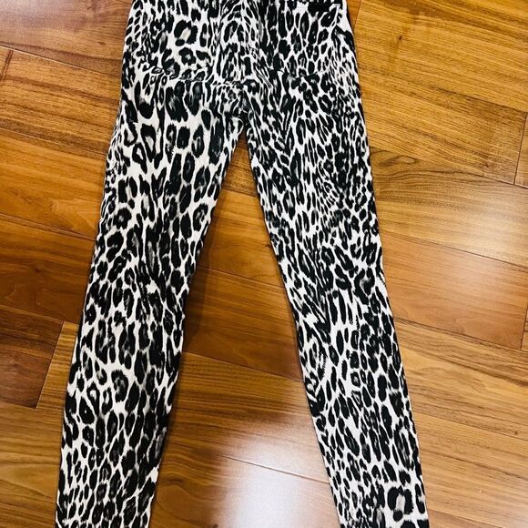 Giammbattista Valli collaborated with 7 for All Mankind trousers - Picture 7 of 11